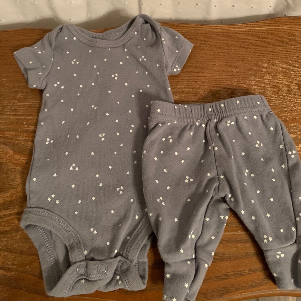 Carter’s 2pc outfit